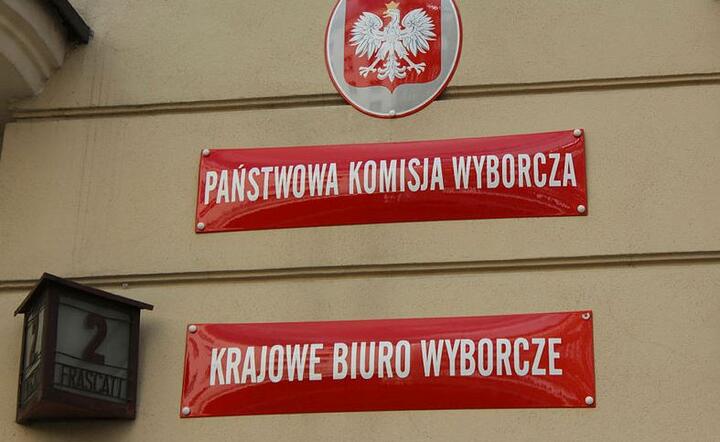 PKW pracuje jak zwykle / autor: Fratria