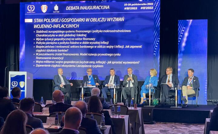 prezes Polskiego Funduszu Rozwoju Paweł Borys podczas panelu otwierającego Banking and Insurance Forum 2022 / autor: PFR