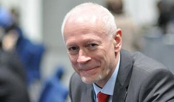 Boni pobity przez Korwin-Mikkego. Boni: Powiedziałem dzień dobry. Korwin-Mikke: Zrobiłem to, bo tak obiecałem