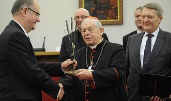 Roman Kluska laureatem nagrody im. bp. Romana Andrzejewskiego. "Umie wyrazić różnice między ekologią zdrową a niegodziwą"