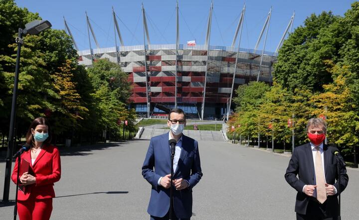 minister sportu Danuta Dmowska-Andrzejuk, premier Mateusz Morawiecki i prezes PZPN Zbigniew Boniek  / autor: PAP/Paweł Supernak