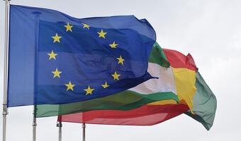 Komisja nie będzie decydować o praworządności