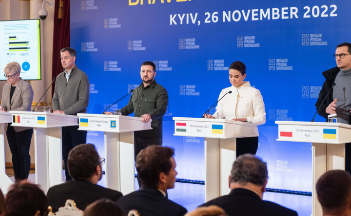 od prawej: Premier RP Mateusz Morawiecki (P), prezydent Węgier Katalin Novak (2P), prezydent Ukrainy Wołodymyr Zełenski (C), premier Belgii Alexander De Croo (2L) i premier Litwy Ingrida Simonyte (L) / autor: fotoserwis PAP