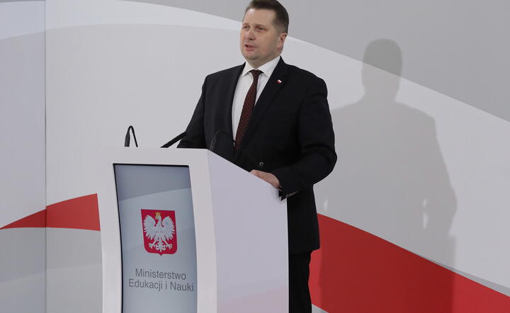 Czarnek: uczniowie klas I-III wracają do szkół 18 stycznia