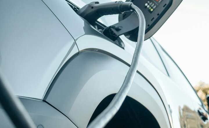 W marcu działało w Polsce ponad 12,5 tys. ogólnodostępnych punktów ładowania „elektryków” / autor: Pexels