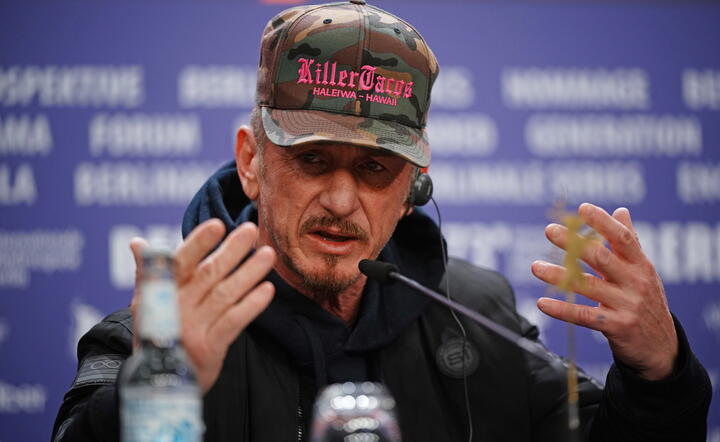 Sean Penn podczas konferencji prasowej / autor: PAP/EPA