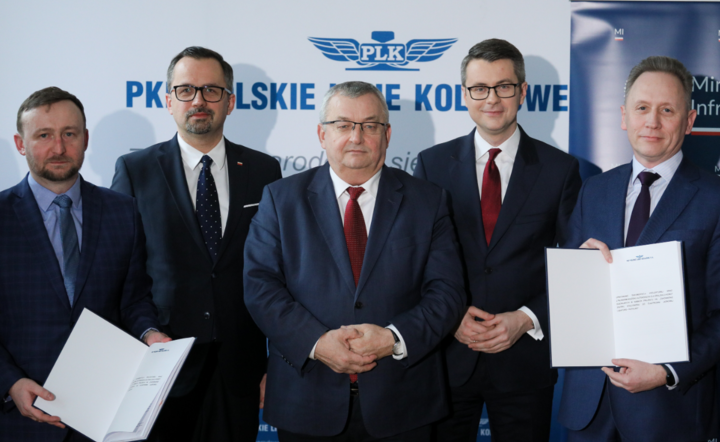 WARSZAWA KONFERENCJA PRASOWA MINISTRA INFRASTRUKTURY / autor: PAP/Paweł Supernak