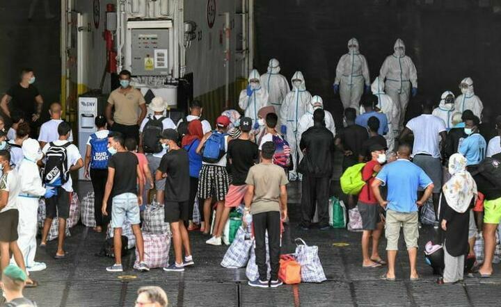 migranci na Lampeduzie / autor: PAP