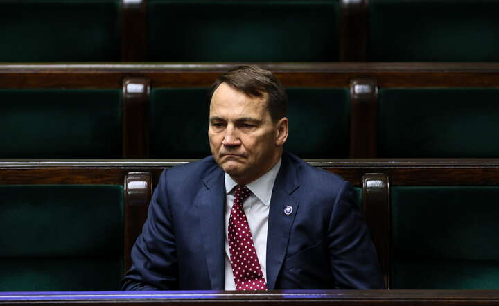 Minister spraw zagranicznych Radosław Sikorski podczas debaty po swoim wystąpieniu w Sejmie  / autor: PAP/Leszek Szymański