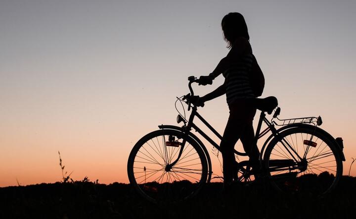 Rowerzystka - zdjęcie ilustracyjne / autor: Pixabay.com