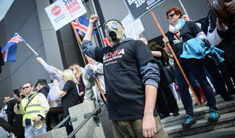 Protest frankowiczów: "Żądamy, aby prezydencki projekt ustawy trafił wreszcie do Sejmu"