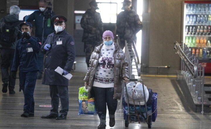 W Rosji w ciągu oststniej doby zanotowano rekordową liczbę zgonów chorych na covid-19 / autor: PAP/EPA/SERGEI ILNITSKY