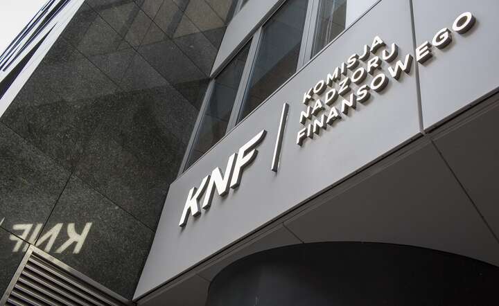 KNF krytykowana za „nieprzewidywalność”