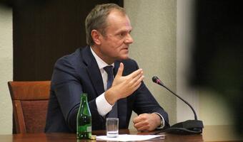 Tusk stanie przed speckomisją