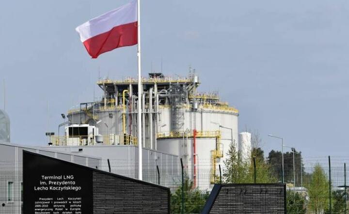 Terminal LNG w Świnoujściu  / autor: PAP/Marcin Bielecki 