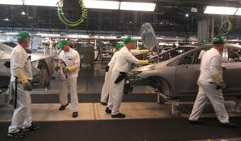 Credit Agricole: Zakłócenia w łańcuchach dostaw hamują wzrost PMI
