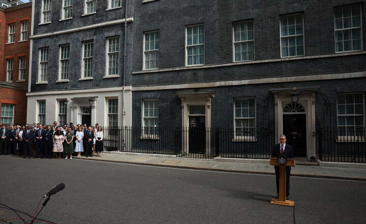 Zmiana warty przy Downing Street 10