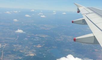 IATA: Podróżuje coraz więcej ludzi, głównie na Bliskim Wschodzie oraz w Azji