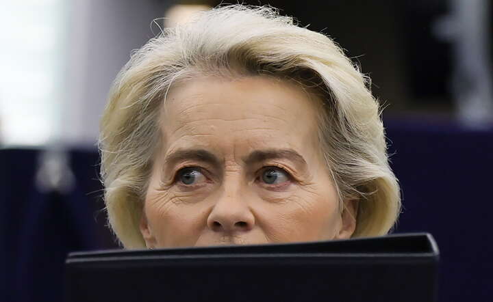 Przewodnicząca Komisji Europejskiej Ursula von der Leyen na debacie po szczycie Rady Europejskiej, 21 października 2026 / autor: PAP/EPA/RONALD WITTEK 