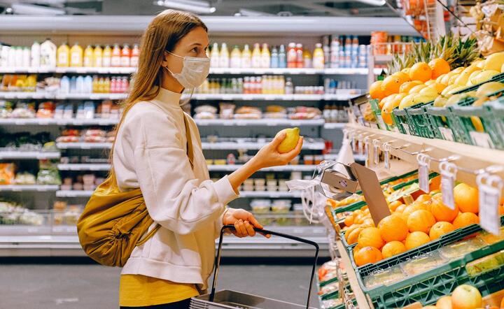 Ogniska zakażeń koronawirusem zaczynają pojawiajać się w sklepach / autor: Pexels
