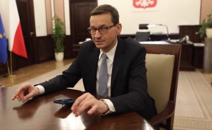 premier Mateusz Morawiecki rejestruje się na szczepienie / autor: Fratria/Facebook