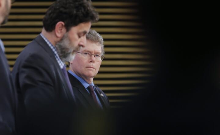 Europejski negocjator TTIP Ignacio Garcia Bercero (L) i szef negocjatorów USA Dan Mullaney na konferencji w Bruseli, fot. PAP/EPA/OLIVIER HOSLET