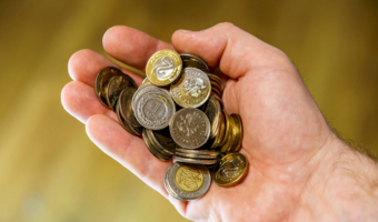 Złoty umocnił się względem głównych walut