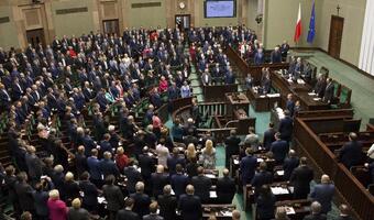 W Sejmie IX kadencji 176 debiutujących i powracających po przerwie posłów