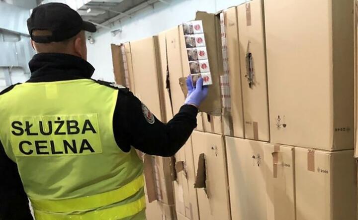 KAS wykryła przemyt 6 mln papierosów ukrytych w transporcie lodówek