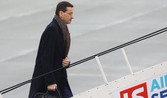 Premier poleciał do Brukseli na spotkanie z Junckerem