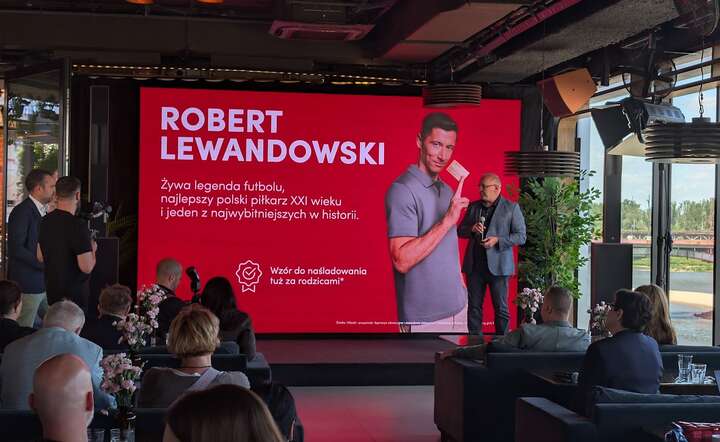 Na konferencji prasowej Bank Pekao zaprezentował kampanię „Ciekawi świata. Mobilni w życiu” / autor: Fratria / mac