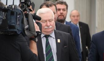 Wałęsa też pod grubą kreską