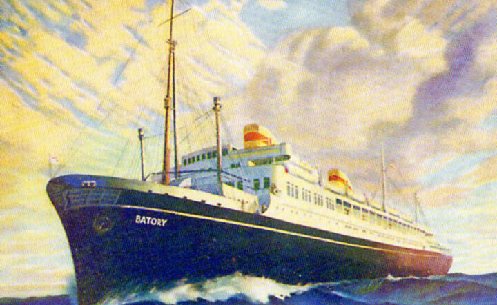 Stworzenie silnej transatlantyckiej floty pasażerskiej (na grafice ss Batory przy Dworu Morskim w Gdyni) to jedno ze sztandarowych osiągnięć II RP / autor: fot. wikipedia, miesiecznik  Morze, 03/1938, domena publiczna