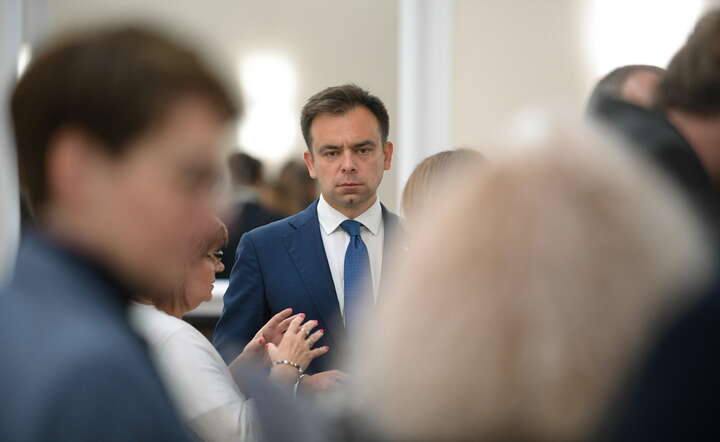 Minister finansów Andrzej Domański przed posiedzeniem rządu / autor:  PAP/Marcin Obara
