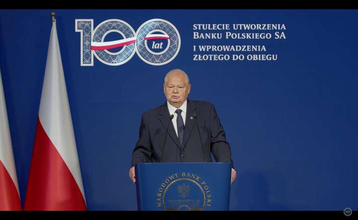 Prezes NBP prof. Adam Glapiński na konferencji prasowej / autor: screen YT / nbp.pl