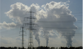 USA wycofuje się z porozumienia klimatycznego. KE ubolewa nad tym...