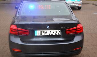 Policja w nowych beemkach