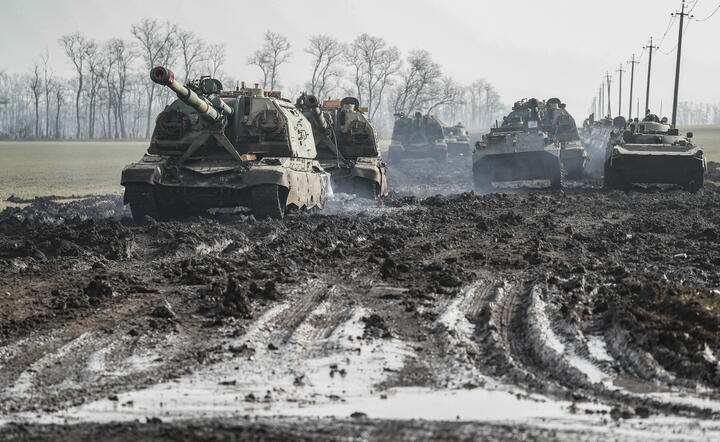 Rosyjskie czołgi / autor: PAP/EPA/YURI KOCHETKOV