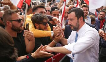 Salvini nie odpuszcza. Znowu dostało się Junckerowi
