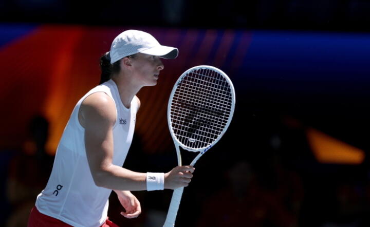 Iga Świątek na korcie w turnieju w Australii, 1 stycznia 2024 / autor: PAP/EPA/RICHARD WAINWRIGHT