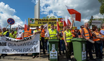 „Zniszczy nas polski rząd”. Nowe prawo doprowadzi do utraty pracy przez 18 tys. osób?