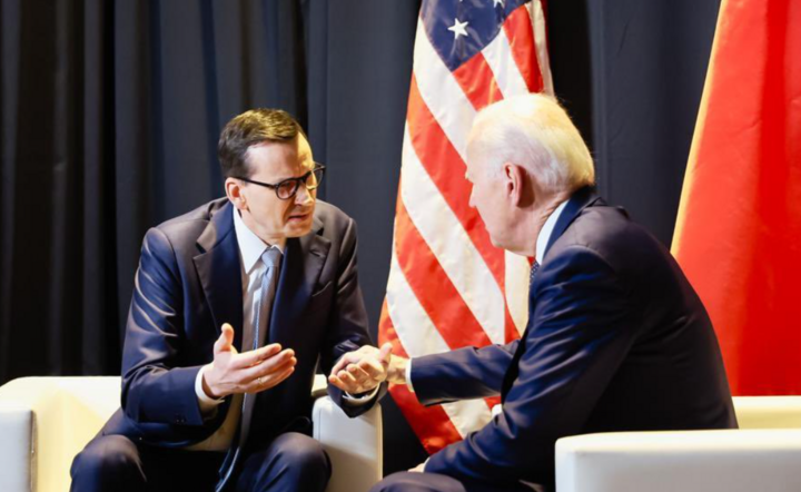 Morawiecki i Biden podczas rozmowy / autor: twitter.com/PiotrMuller
