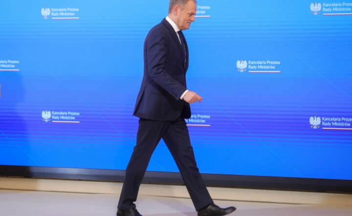 Donald Tusk: nie uciekam od odpowiedzialności za decyzję w sprawie CPK / autor: PAP/Rafał Guz