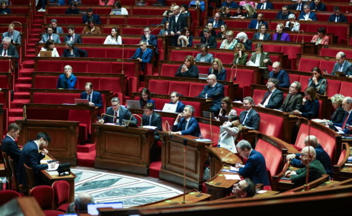 Debata na temat imigracji w francuskim Zgromadzeniu Narodowym / autor: PAP/EPA/Mohammed Badra