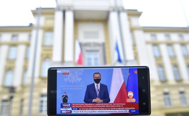 premier Mateusz Morawiecki, konferencja z przedstawicielami Pfizera / autor: fotoserwis PAP