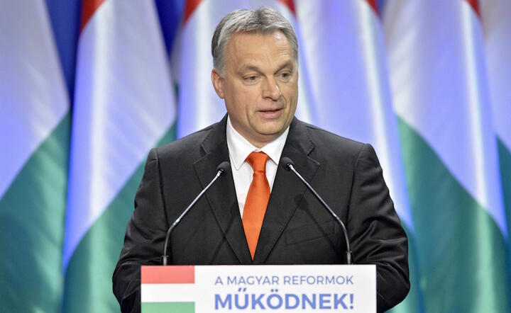 Fot. PAP/EPA/SZILARD KOSZTICSAK