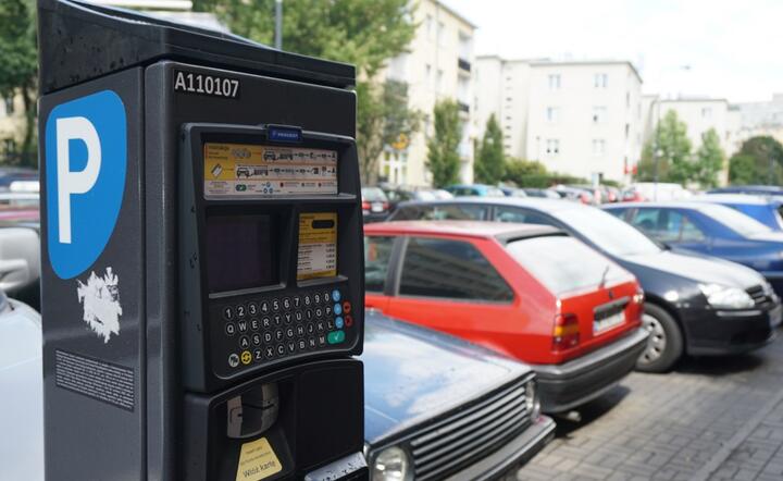 Parkometry w stolicy naruszają prawo