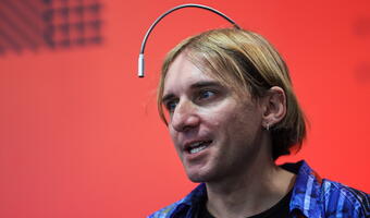 Neil Harbisson: Technologie częścią naszego ciała. Pytanie o skutki