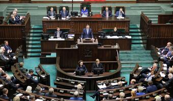 Morawiecki w expose: Pakiet deregulacyjny, uproszczenie podatków, nowe ulgi