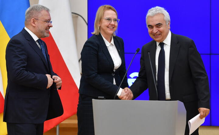 PODPISANIE UMOWY MIĘDZY UKRAINĄ A MAE / autor: PAP/Radek Pietruszka